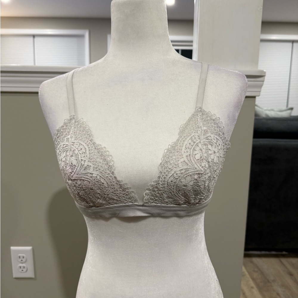 Victoria’s Secret Unlined Lace Bralette in White
